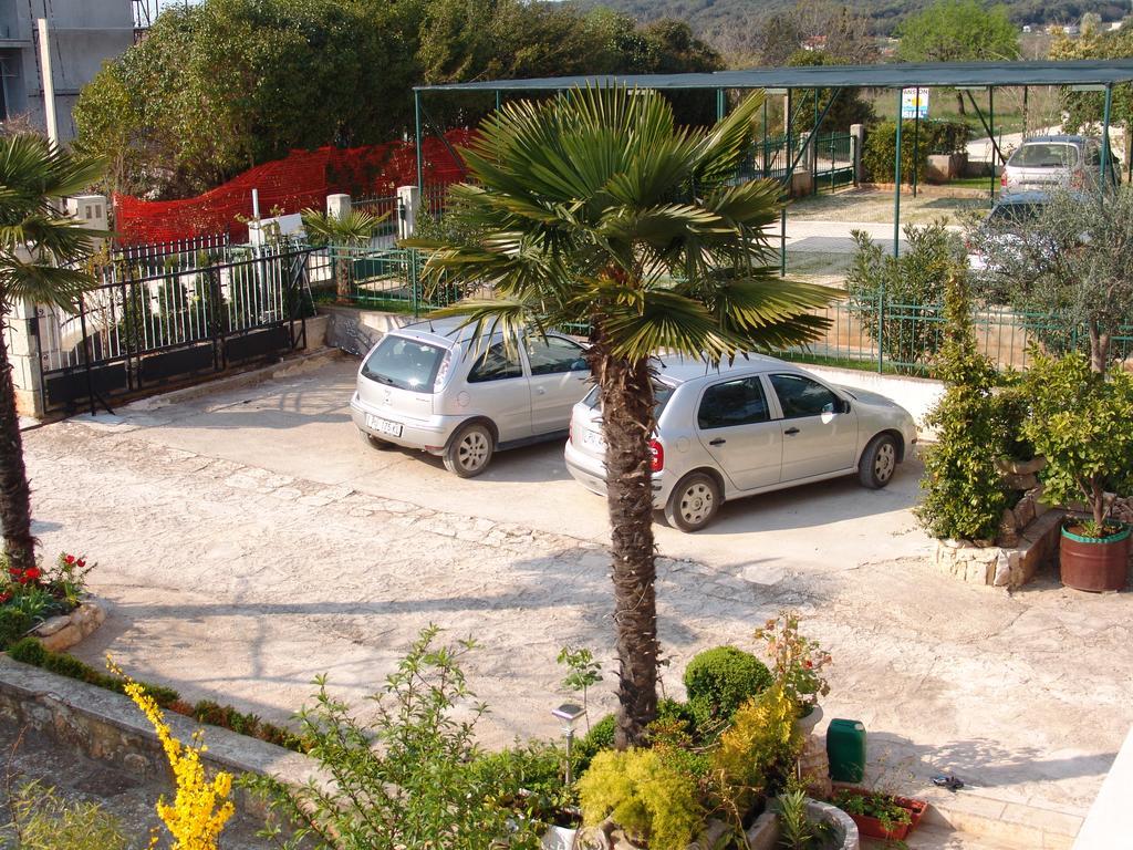 Villa Salvia Rooms And Apartments 罗维尼 外观 照片